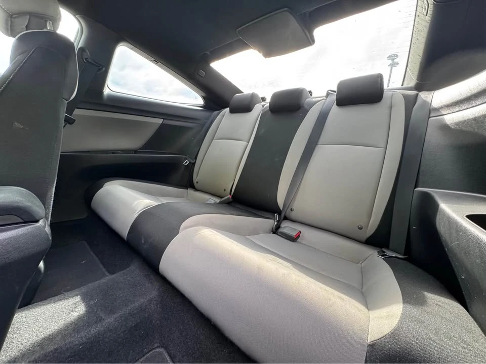 2018 Honda Civic 10th Gen - Image 12 of 18