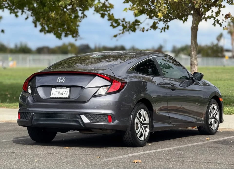 2018 Honda Civic 10th Gen - Image 8 of 18