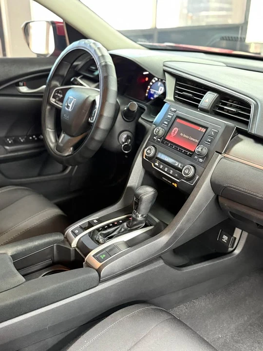 2018 Honda Civic 10th Gen - Image 10 of 13
