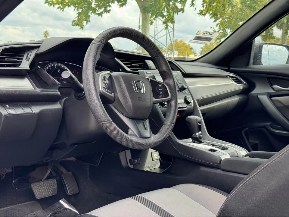 2018 Honda Civic 10th Gen - Image 9 of 18