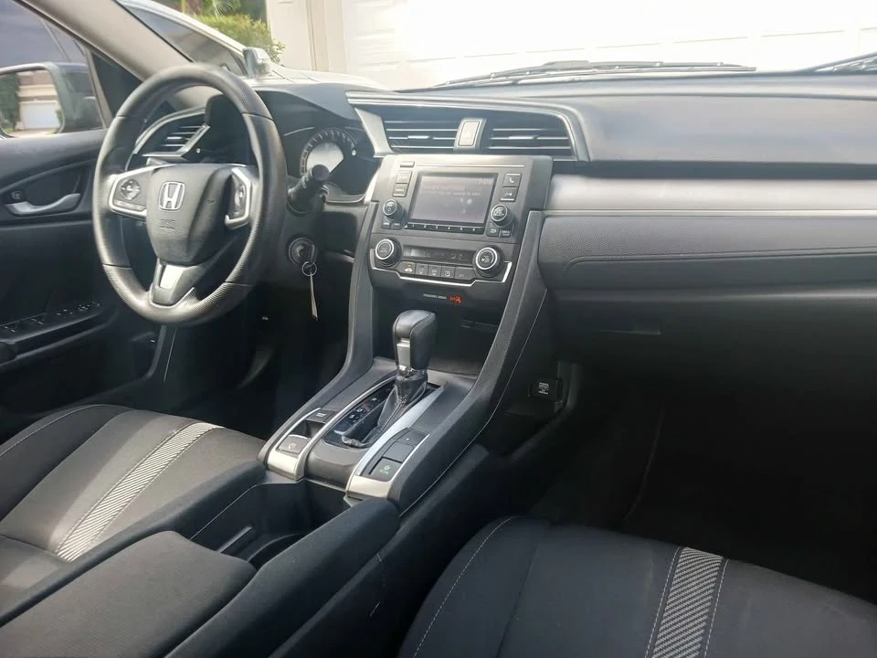2018 Honda Civic 10th Gen - Image 9 of 12