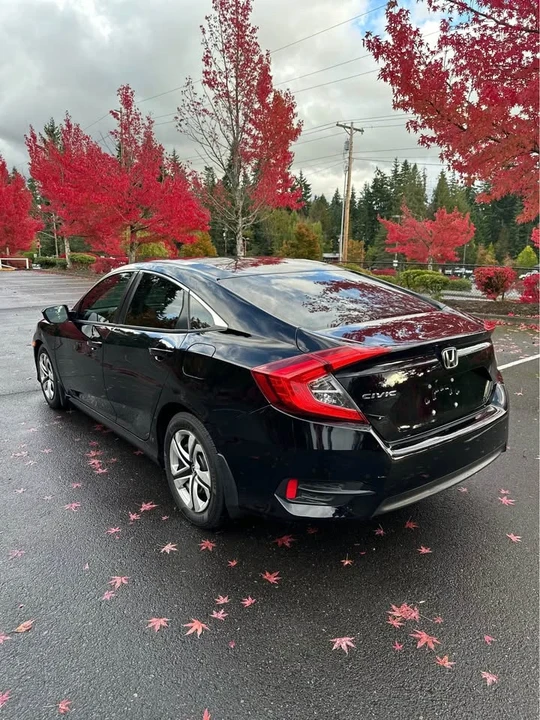 2018 Honda Civic 10th Gen - Image 5 of 16