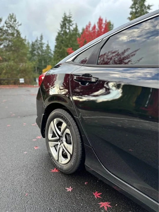 2018 Honda Civic 10th Gen - Image 7 of 16