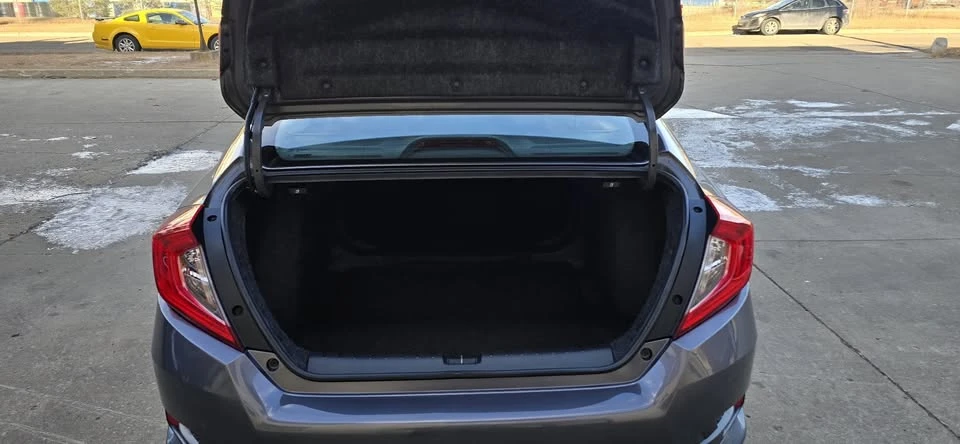 2018 Honda Civic 10th Gen - Image 11 of 20