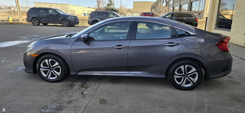 2018 Honda Civic 10th Gen - Image 7 of 20