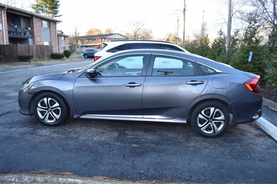 2018 Honda Civic 10th Gen - Image 6 of 16