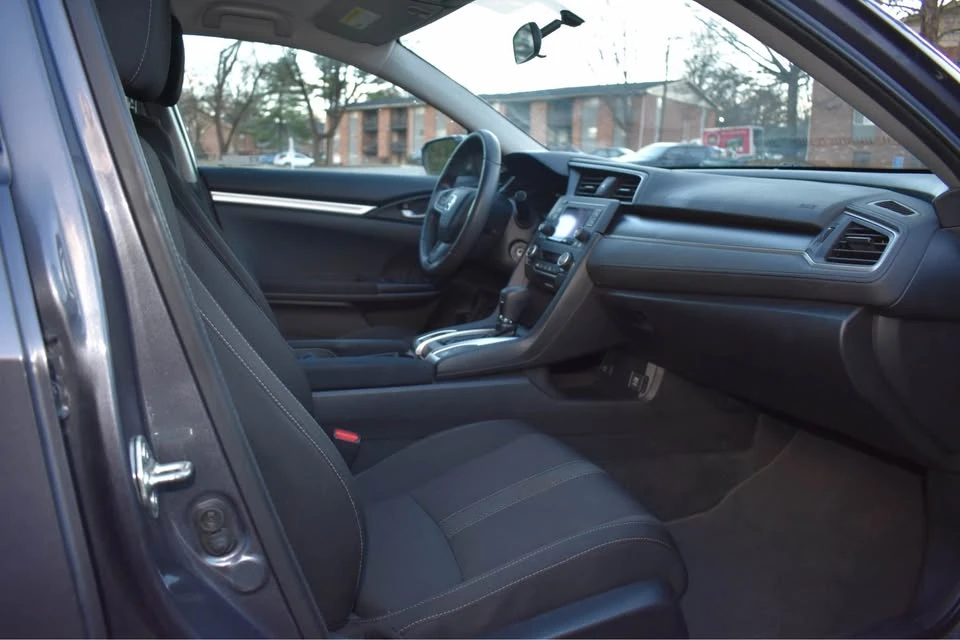 2018 Honda Civic 10th Gen - Image 9 of 16