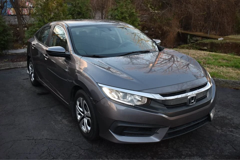 2018 Honda Civic 10th Gen - Image 4 of 16