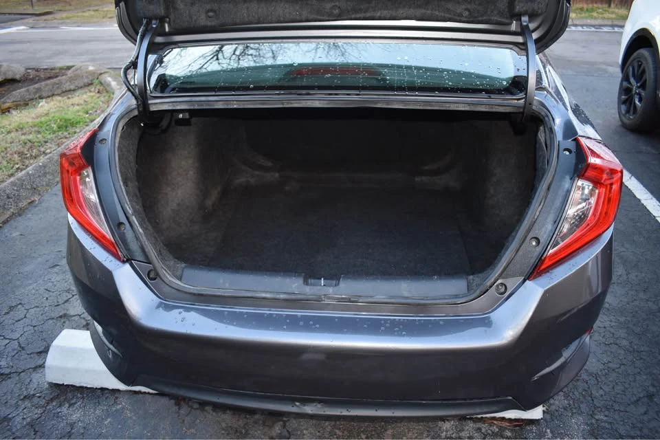 2018 Honda Civic 10th Gen - Image 8 of 16