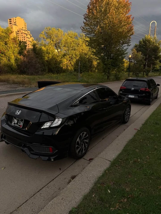 2018 Honda Civic 10th Gen - Image 2 of 4