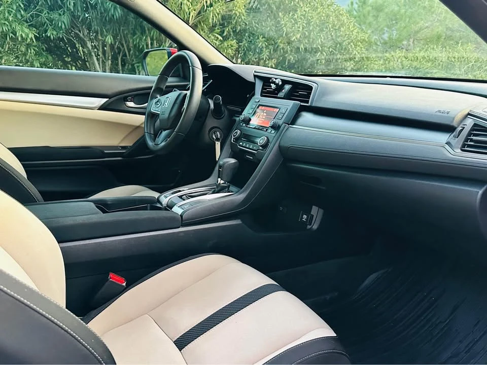 2018 Honda Civic 10th Gen - Image 13 of 20