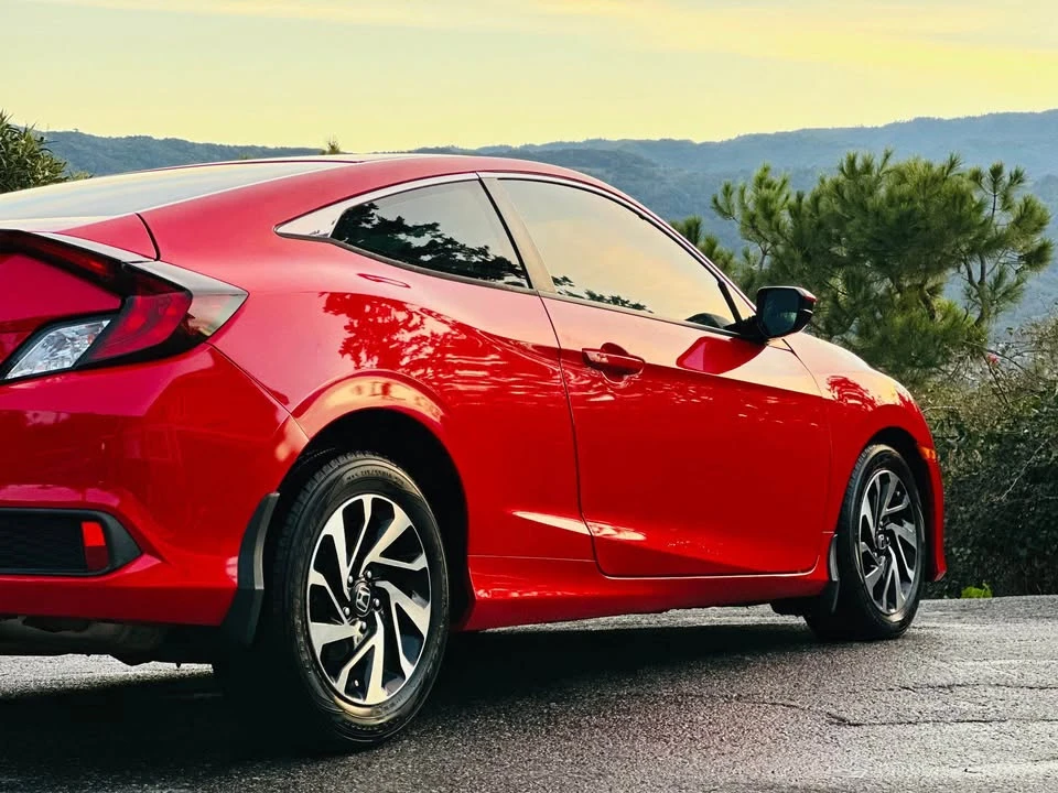 2018 Honda Civic 10th Gen - Image 9 of 20