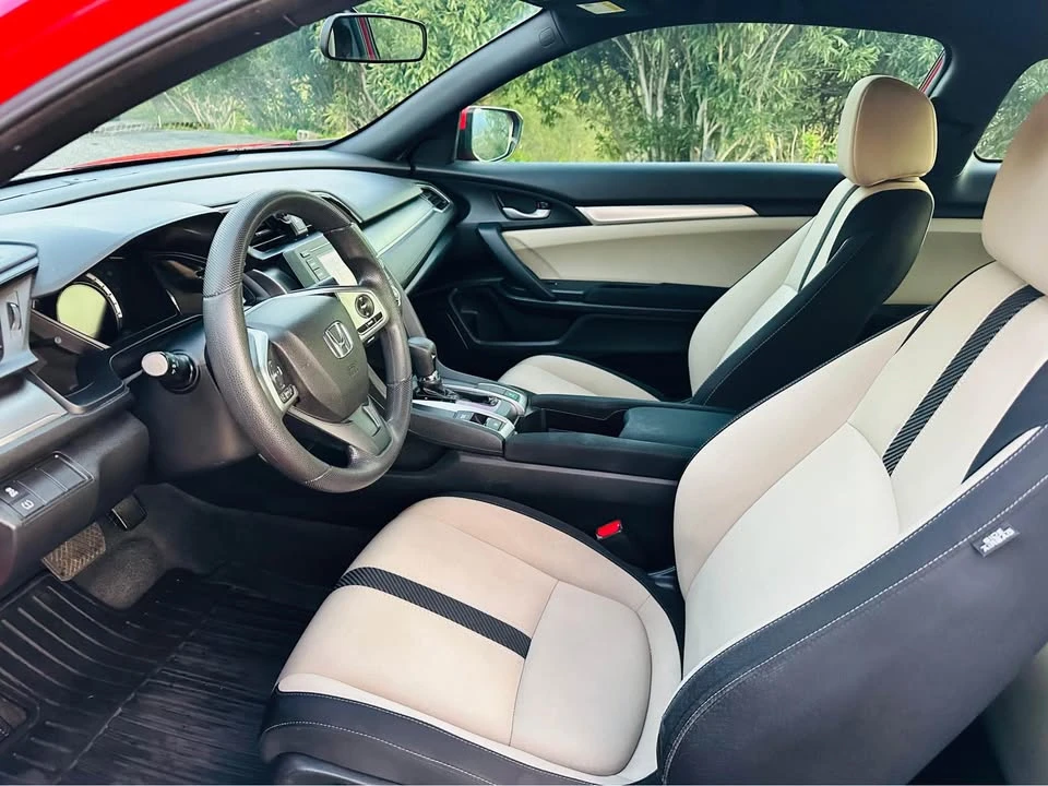 2018 Honda Civic 10th Gen - Image 11 of 20