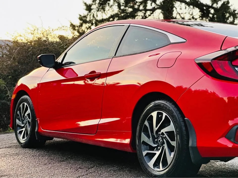 2018 Honda Civic 10th Gen - Image 10 of 20