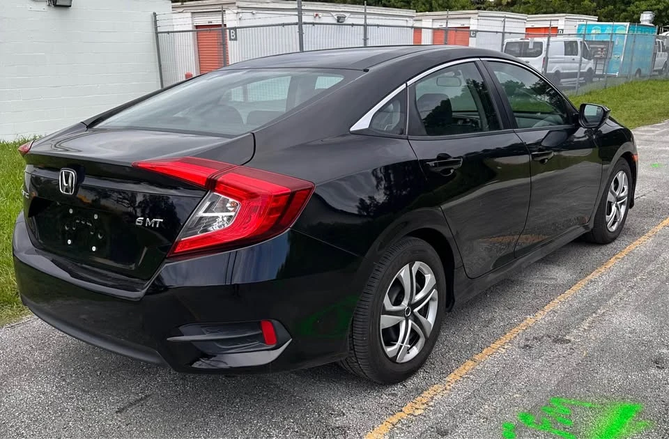 2018 Honda Civic 10th Gen - Image 7 of 10