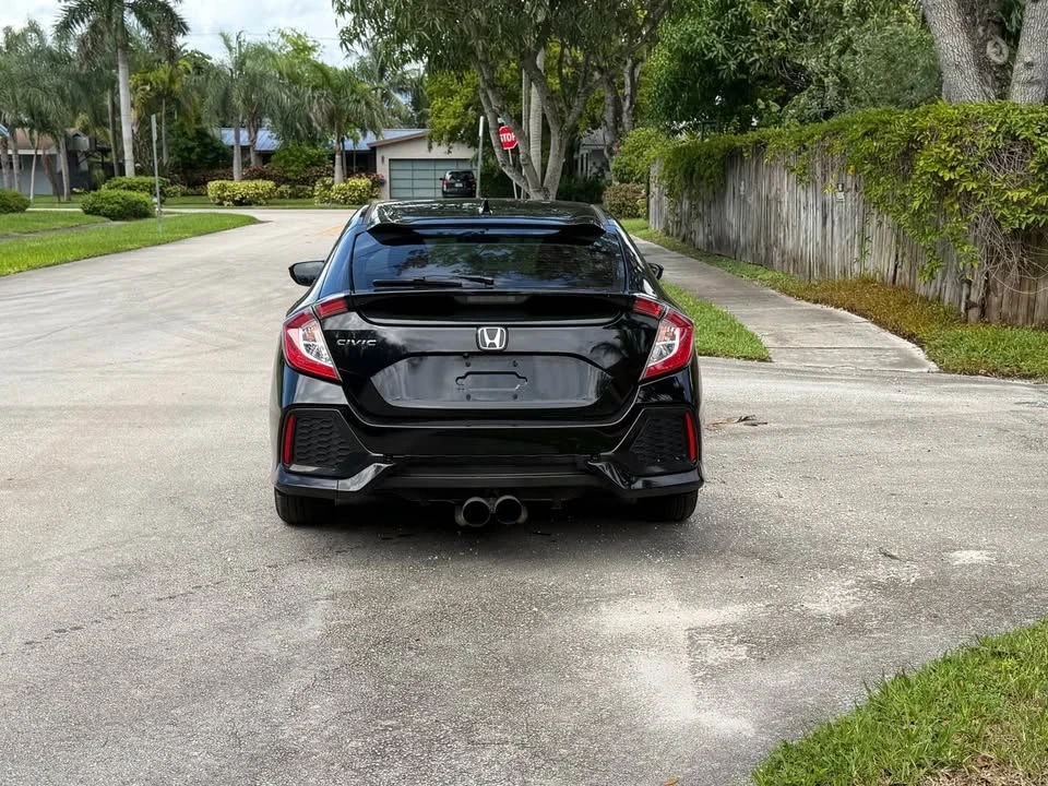 2018 Honda Civic 10th Gen - Image 5 of 9