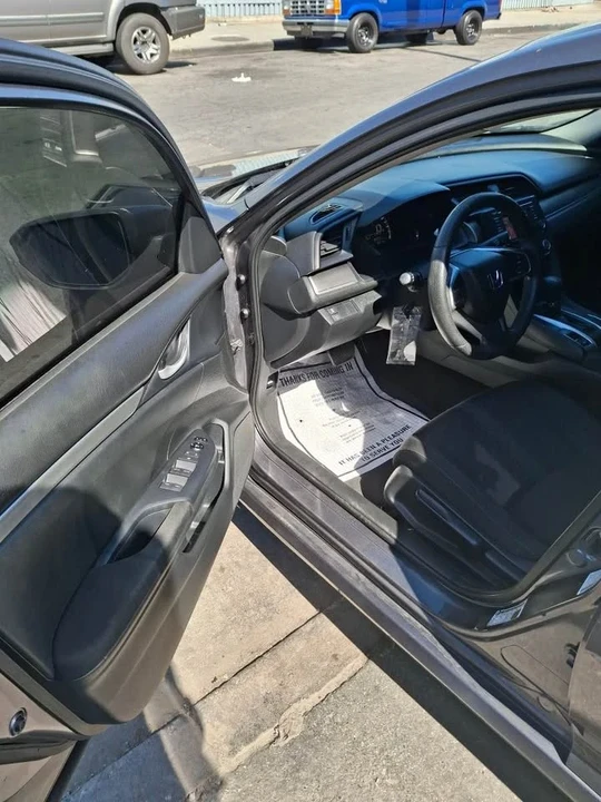 2018 Honda Civic 10th Gen - Image 11 of 12