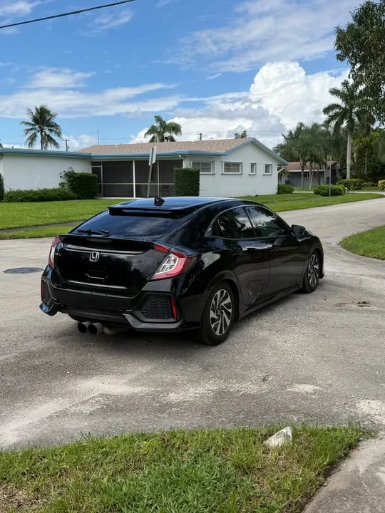 2018 Honda Civic 10th Gen - Image 6 of 9