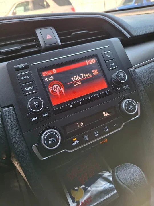 2018 Honda Civic 10th Gen - Image 8 of 12