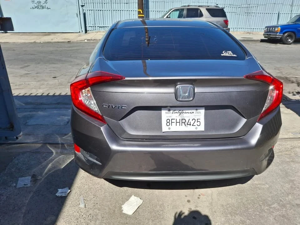 2018 Honda Civic 10th Gen - Image 5 of 12