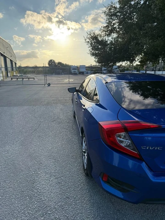 2018 Honda Civic 10th Gen - Image 4 of 14