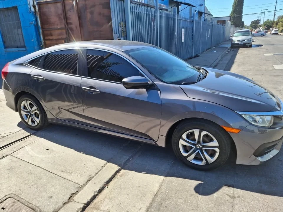 2018 Honda Civic 10th Gen - Image 3 of 12