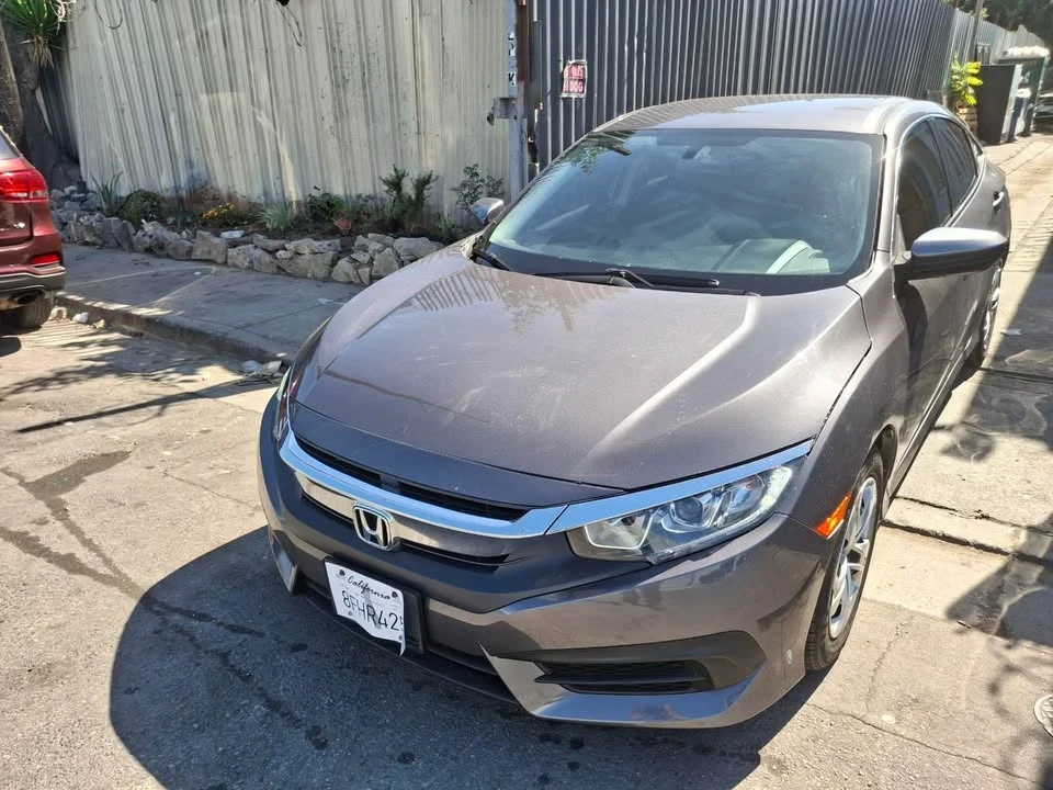 2018 Honda Civic 10th Gen - Image 4 of 12