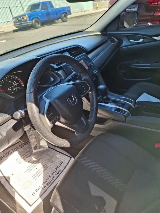 2018 Honda Civic 10th Gen - Image 10 of 12