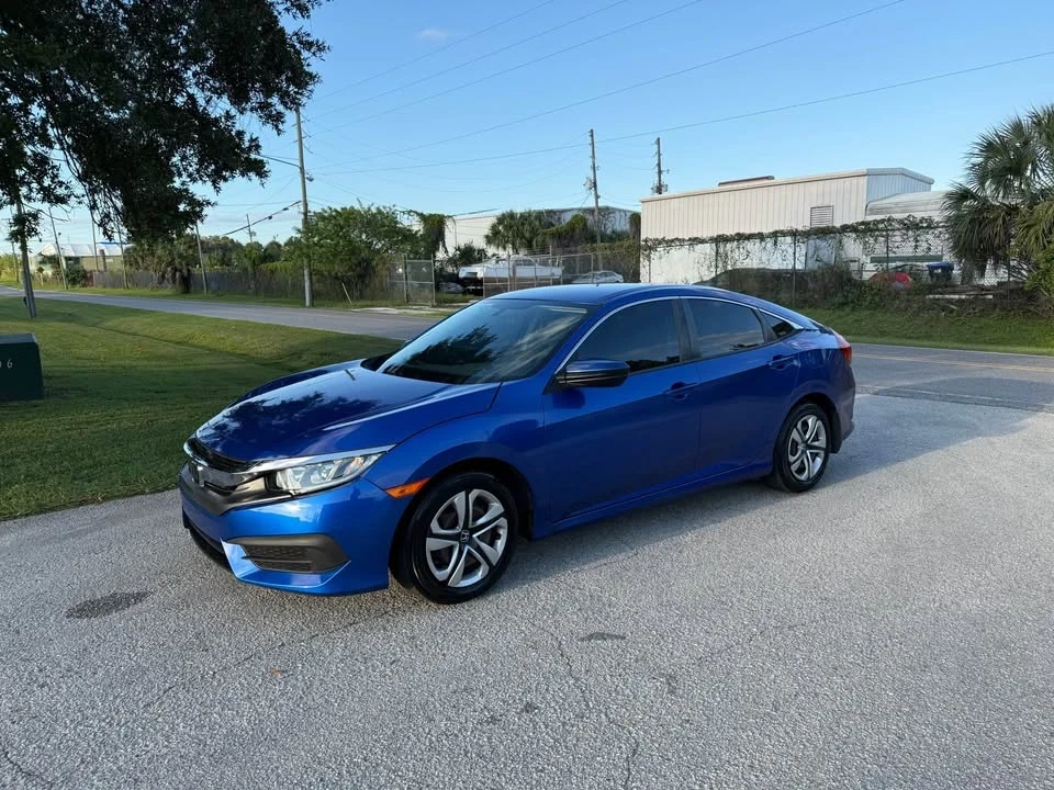 2018 Honda Civic 10th Gen - Image 8 of 14