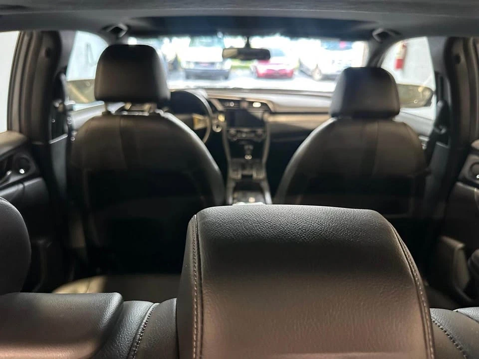 2018 Honda Civic 10th Gen - Image 6 of 16
