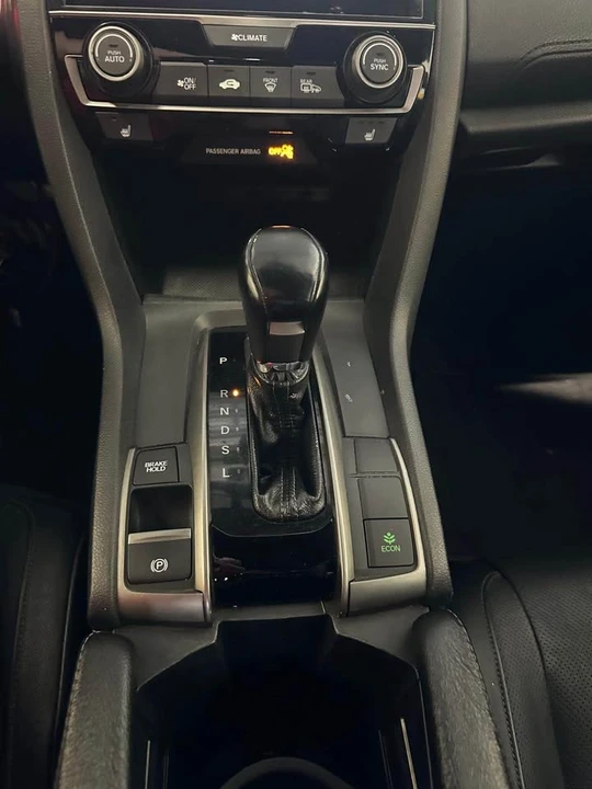 2018 Honda Civic 10th Gen - Image 13 of 16