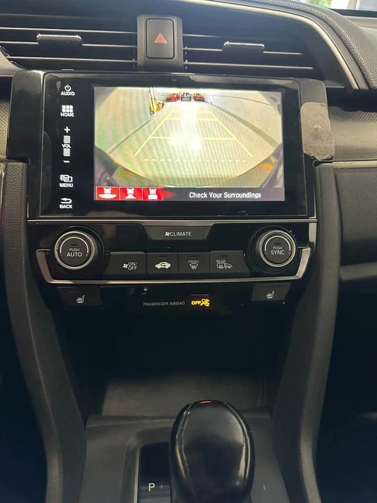 2018 Honda Civic 10th Gen - Image 12 of 16