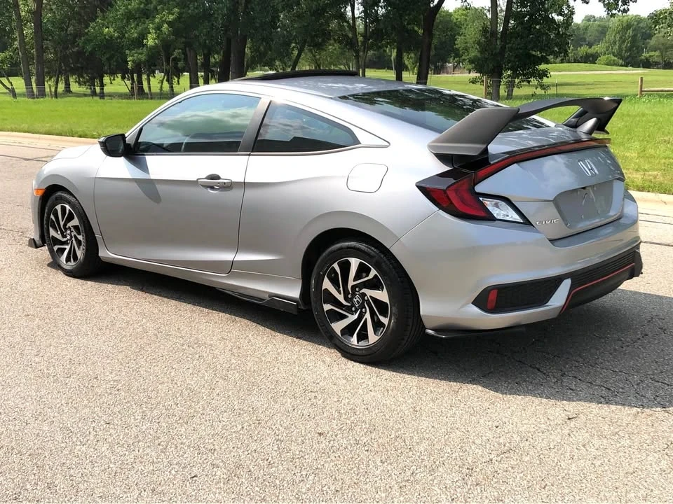 2018 Honda Civic 10th Gen - Image 8 of 17