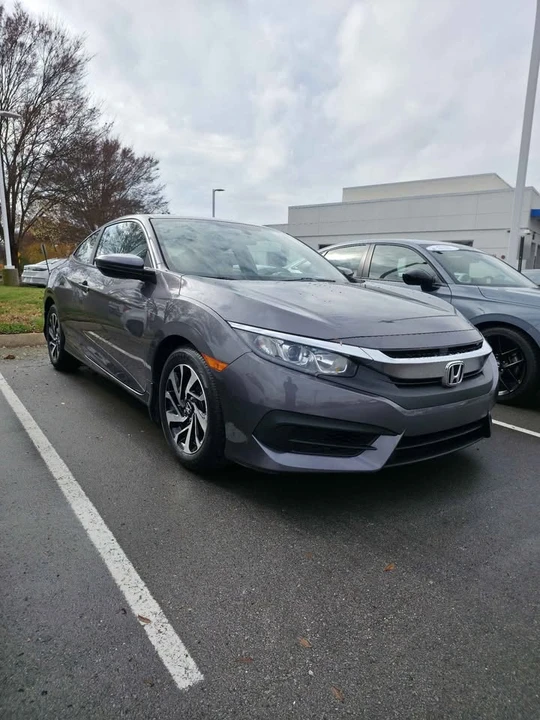 2018 Honda Civic 10th Gen - Image 2 of 3