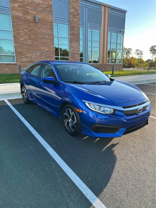 2018 Honda Civic 10th Gen - Image 7 of 17