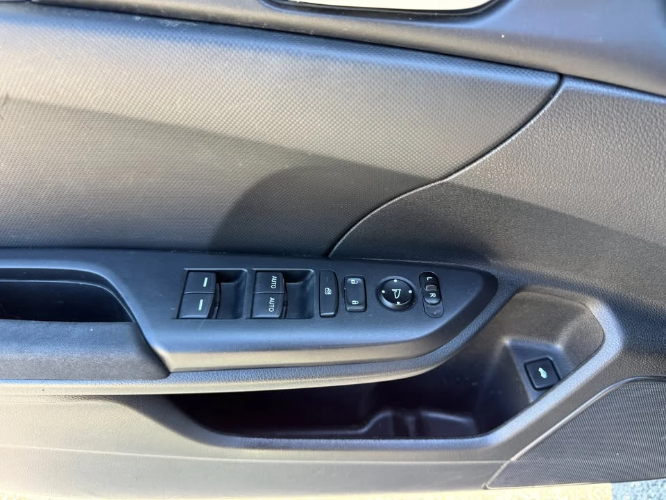 2018 Honda Civic 10th Gen - Image 8 of 20