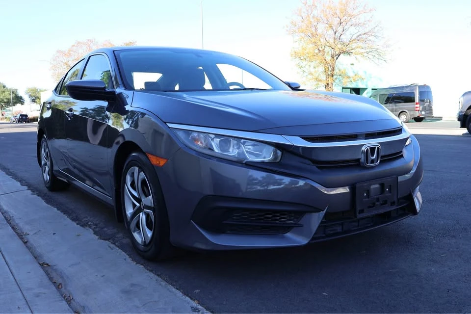 2018 Honda Civic 10th Gen - Image 2 of 10