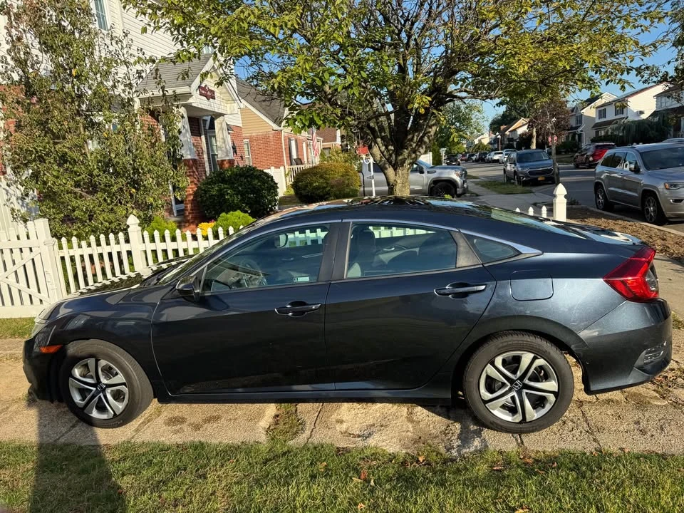 2018 Honda Civic 10th Gen - Image 3 of 8