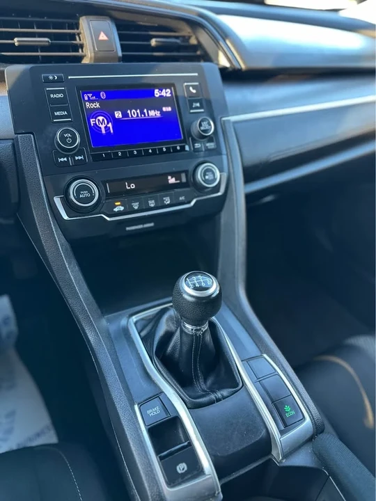 2018 Honda Civic 10th Gen - Image 13 of 17