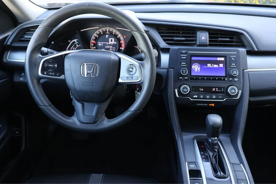 2018 Honda Civic 10th Gen - Image 7 of 10
