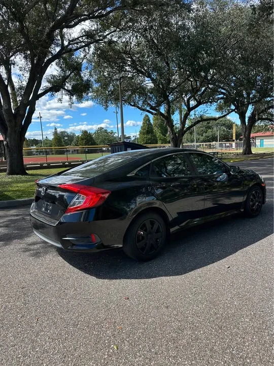 2018 Honda Civic 10th Gen - Image 4 of 8