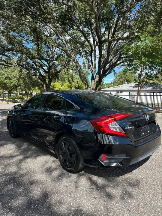 2018 Honda Civic 10th Gen - Image 5 of 9