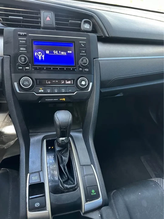2018 Honda Civic 10th Gen - Image 7 of 8