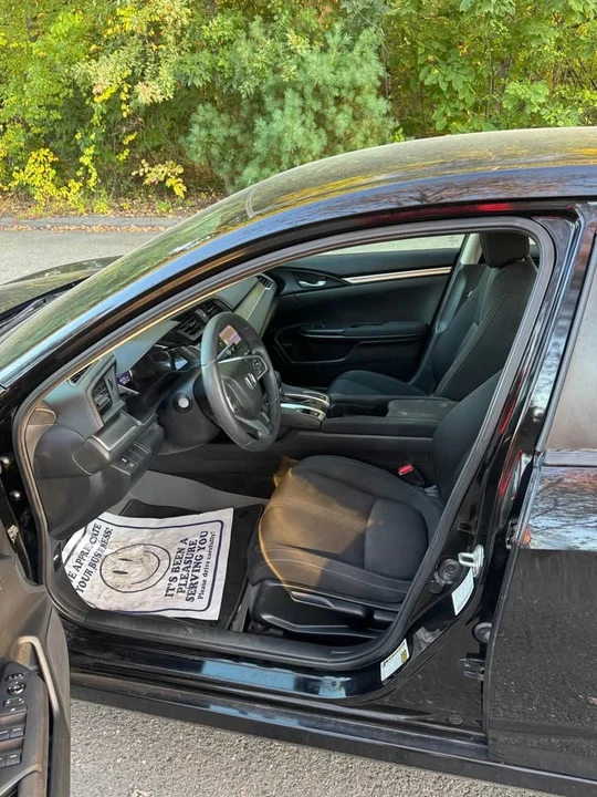2018 Honda Civic 10th Gen - Image 8 of 18