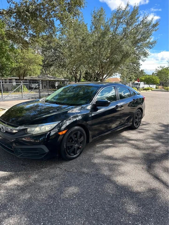 2018 Honda Civic 10th Gen - Image 3 of 9