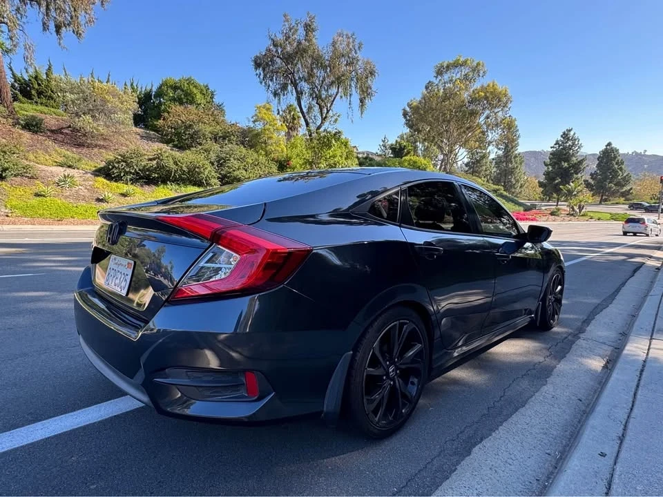 2018 Honda Civic 10th Gen - Image 4 of 12