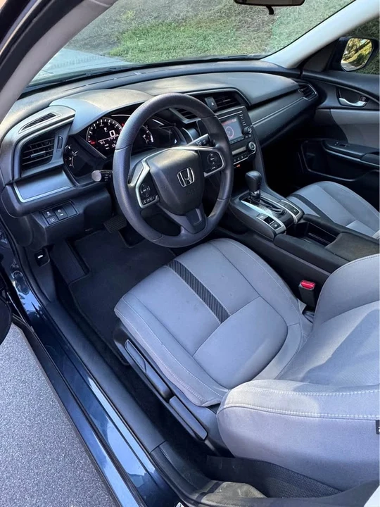 2018 Honda Civic 10th Gen - Image 7 of 12