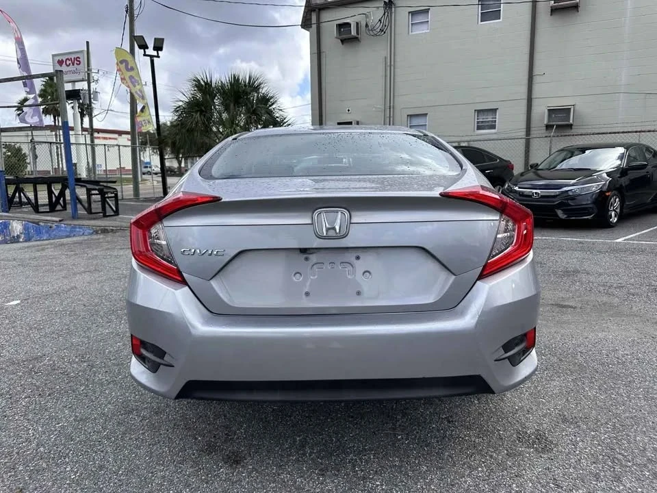 2018 Honda Civic 10th Gen - Image 5 of 13