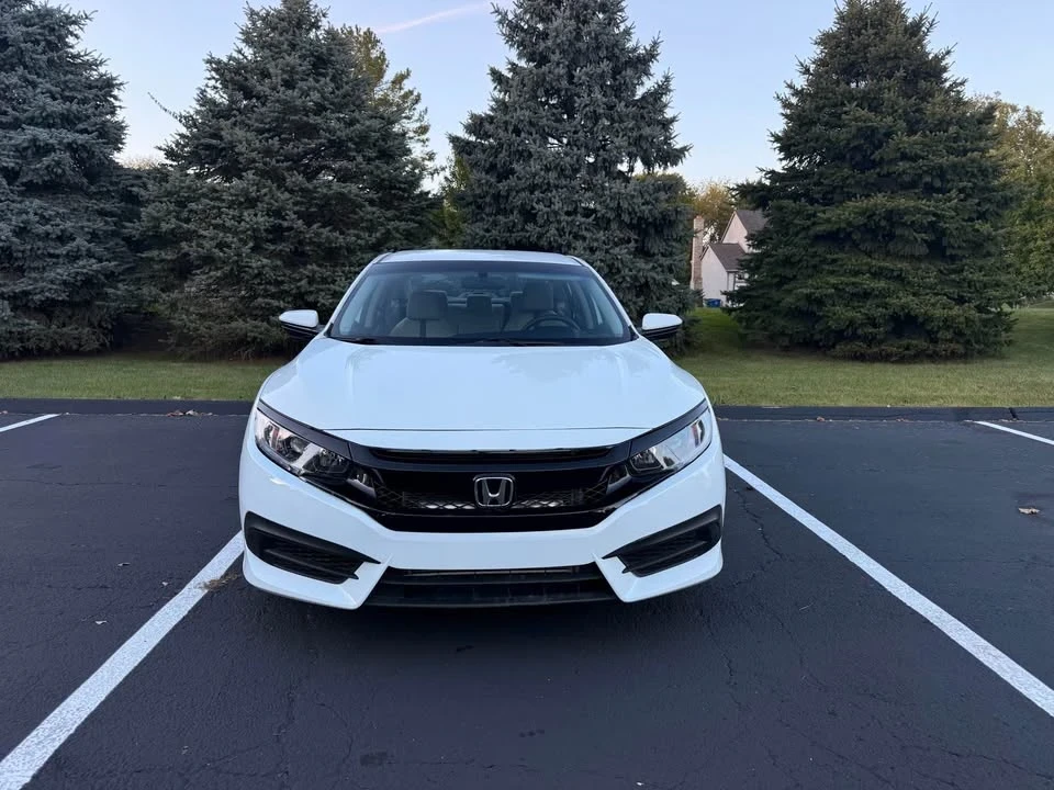 2018 Honda Civic 10th Gen - Image 2 of 8