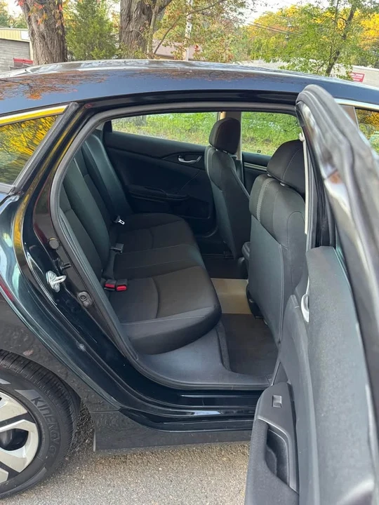 2018 Honda Civic 10th Gen - Image 10 of 18